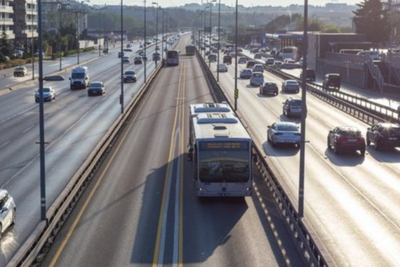 Bir metrobüs durağı daha kapanıyor