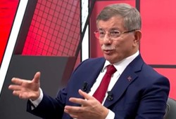 Canlı yayında dikkat çeken soru: Davutoğlu AK Parti'ye geri döner mi?