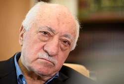 Dünya basınında tepki çeken ifadeler! Fetullah Gülen'i böyle övdü