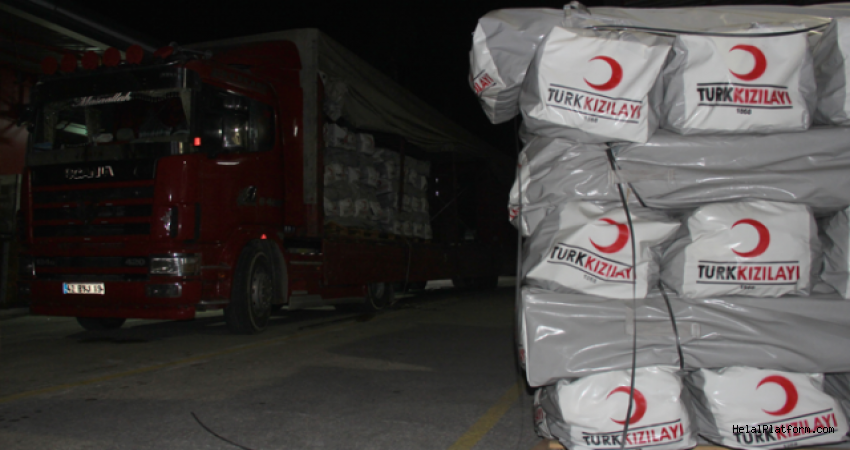 Genelkurmay ve Türk Kızılayı'ndan Süleymaniye'deki depremzedelere yardım