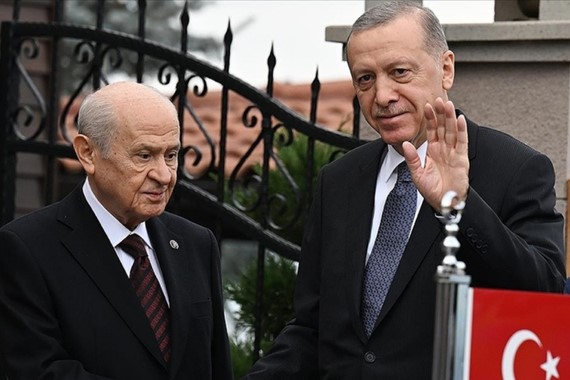 siyaset-sahnesinde-sicak-gelisme-erdogan-uzuldu-bahceli-sevindi.jpg